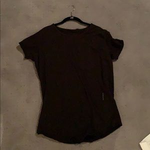 Alphalete Pocket Scoop Neck Tee Black